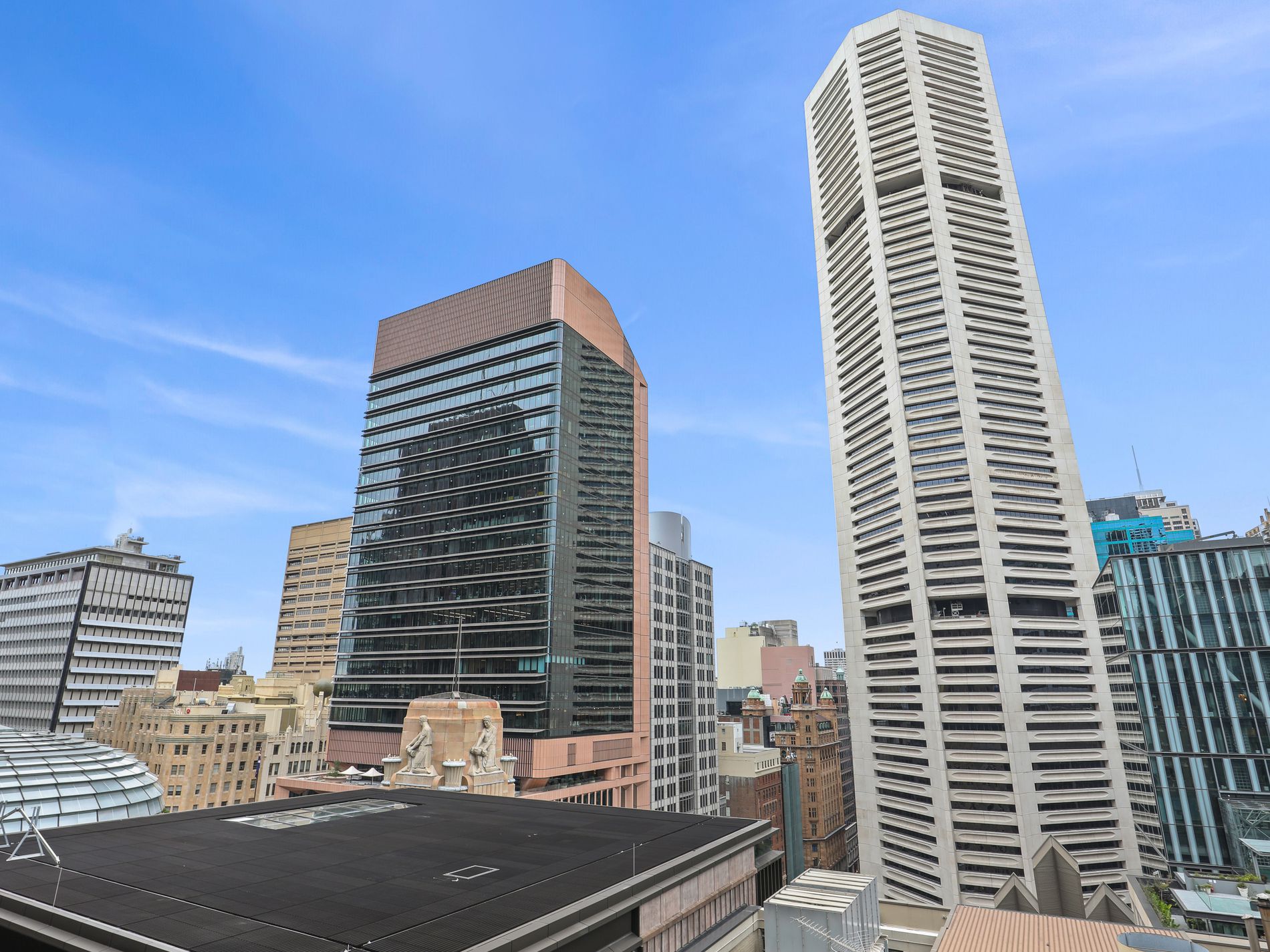 2202 / 1 Hosking Place, Sydney