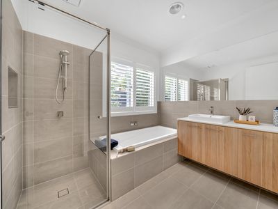 4 Tallrush Street, Clyde North