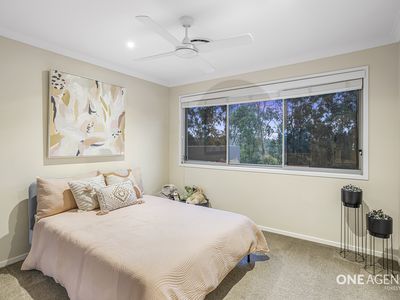 62 Crest Ridge Parade, Brookwater