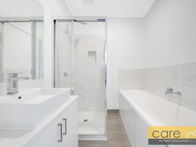 2 / 44 Beckington Crescent, Hampton Park