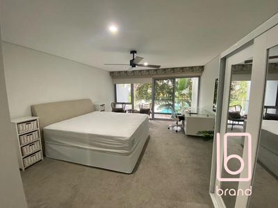706 Turnberry Avenue, Magenta