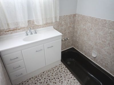 6 Holliman Street,, Queenton