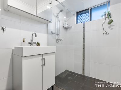 7 / 4 Lee Place, Noranda