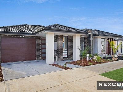 16 Pamplona Way, Clyde North