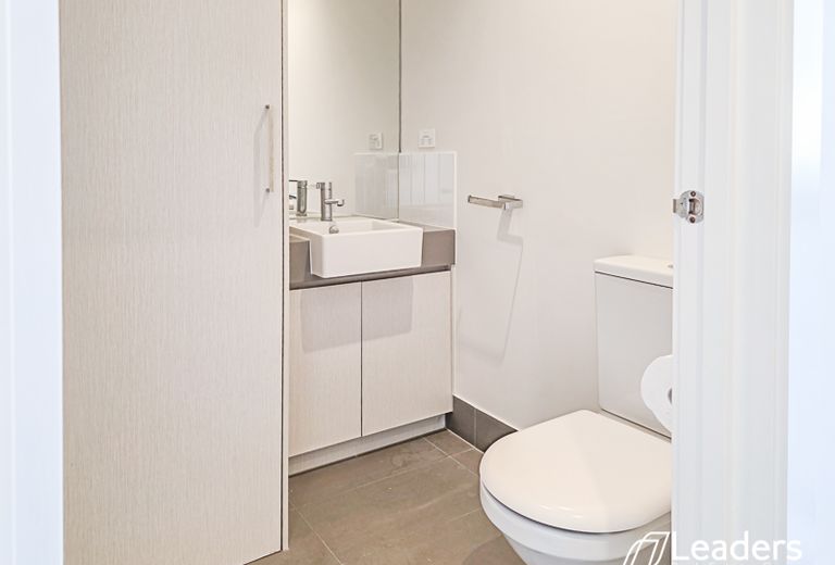 10 TEA TREE LANE, Burwood