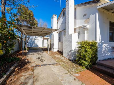 453 TARAKAN AVENUE, Albury