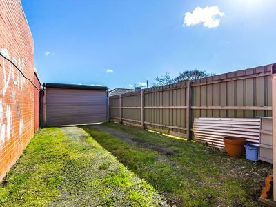 11 Rosella Street, Doncaster East