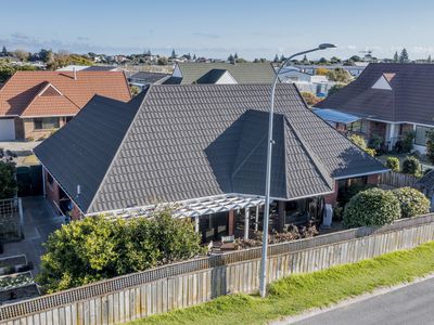 121 Hillcrest Road, Raumati Beach