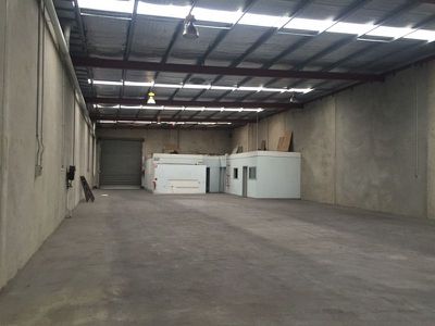 2 / 8 Third Avenue, Sunshine