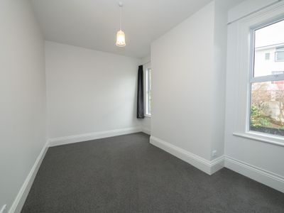 1 / 209 Cargill Street, City Centre