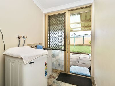 8 Maitland Cl, Cooloongup