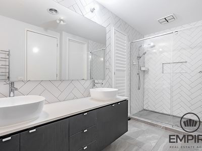 37 Casa Cct, Clyde North