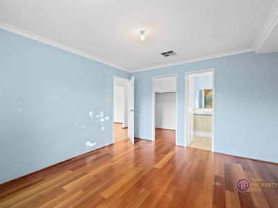 42 Woodside Loop, Beckenham