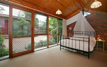 1 Young Street, Beaconsfield Upper
