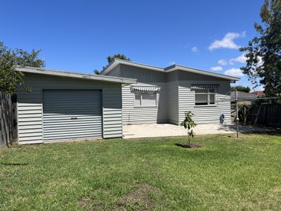 18 Autumn Street, Belmont
