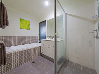 4 Hepburn Close, Wakerley