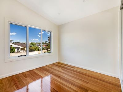 3 / 4 Moama Crescent, Pascoe Vale South