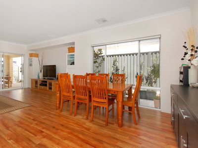 10 Lago Promenade, Aveley