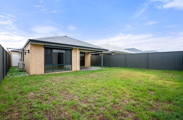 25 Wallarah Cct, Baldivis