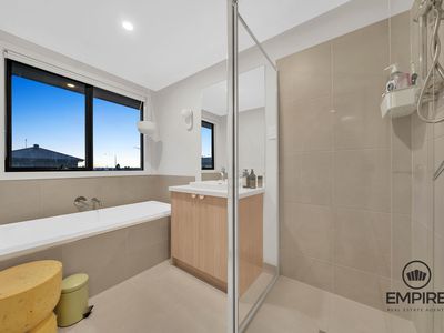 7 Gaolao Walk, Clyde North