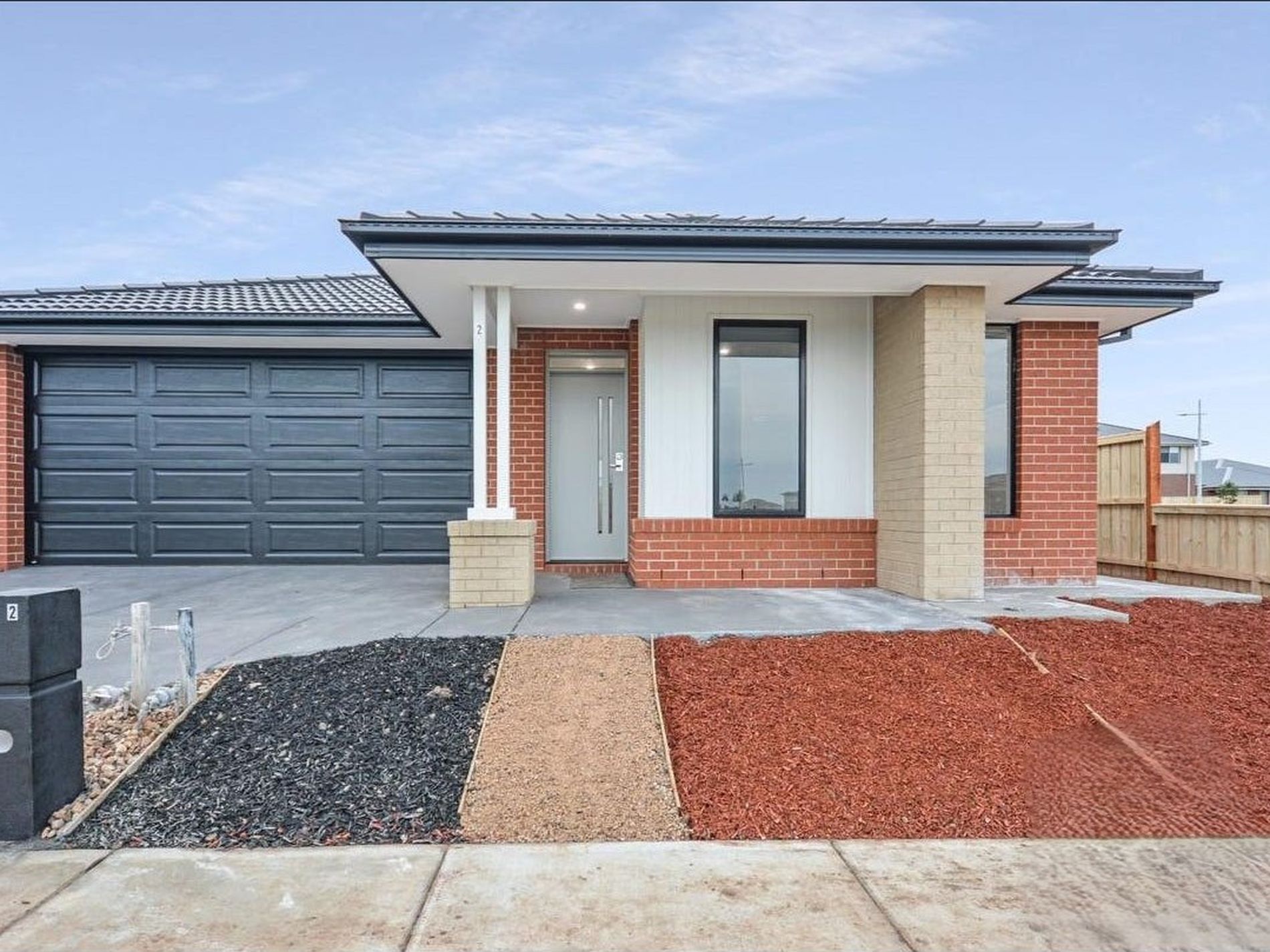 2 Yard Street, Mambourin