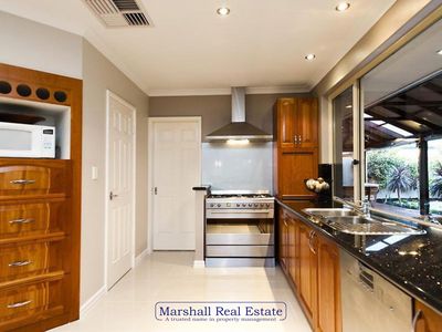4 Latifa Close, Ocean Reef