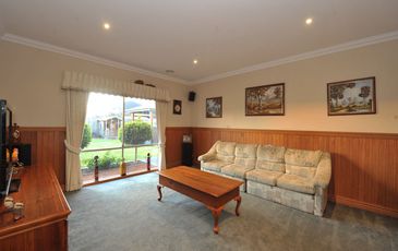6 Malouf Court, Pakenham