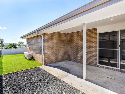 2 / 15 Mustang Close, Hillvue