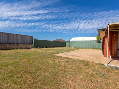 64 Mosedale Avenue, Usher