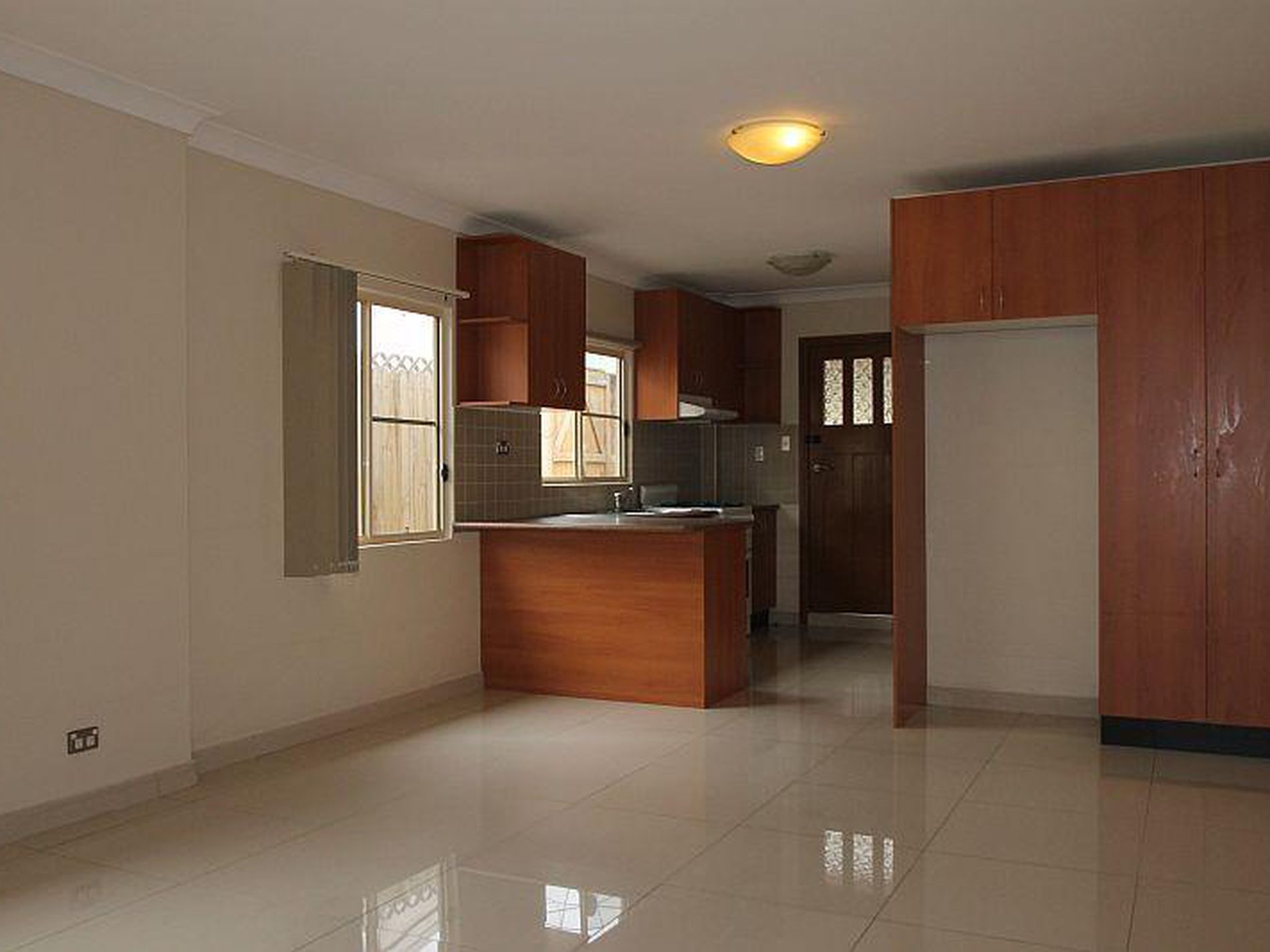 18 Wollongong Road, Arncliffe