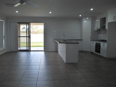 40  Keswick Parkway, Dubbo