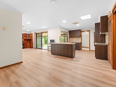 1077 Lower North East Road, Highbury