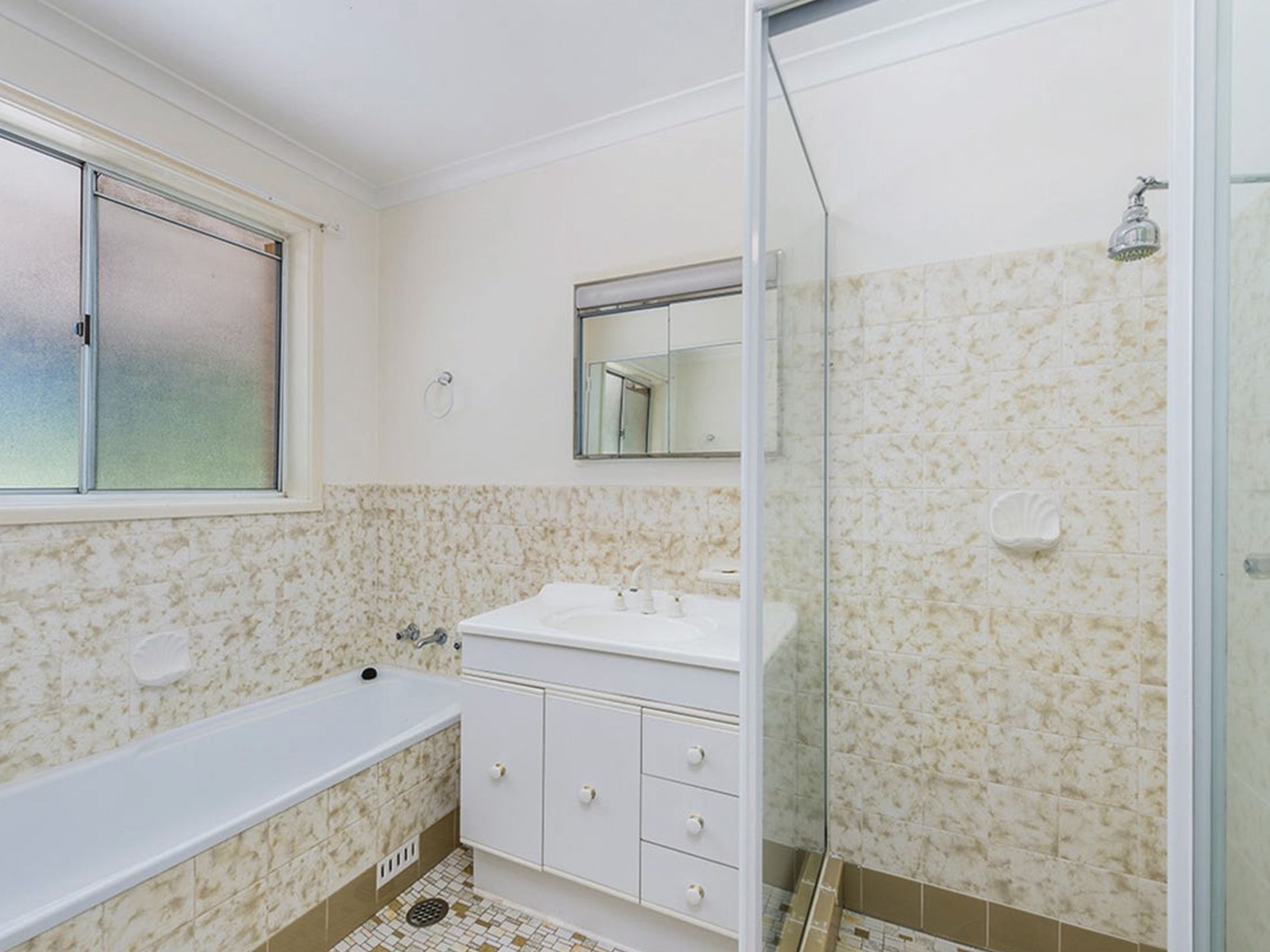 25 Early Street, Crestwood