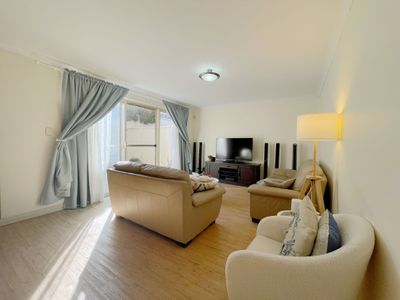 19B Peppering Way, Westminster