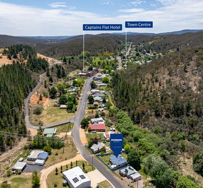 8 Foxlow Street, Captains Flat