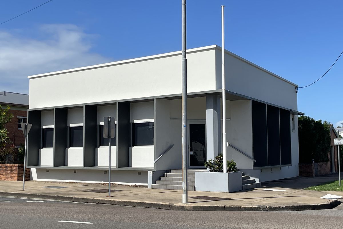 High Exposure - Bruce Highway Frontage