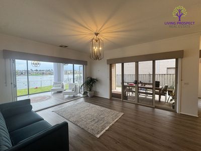 23 Seaview Point, Point Cook