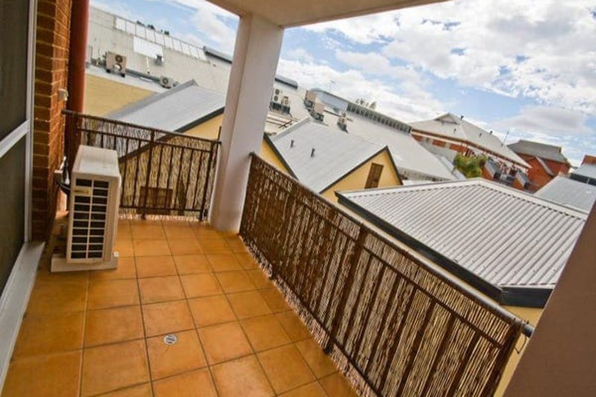 16 / 20 Pendal Lane, Perth