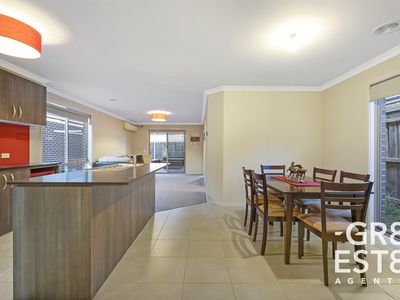 16 Crowe Avenue, Cranbourne West