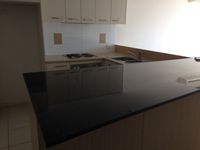 31 / 10 Grand Pde , Kawana Island