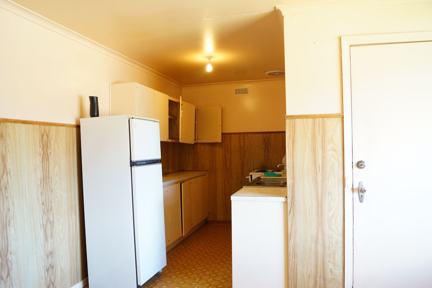 6 Felstead Avenue, Horsham
