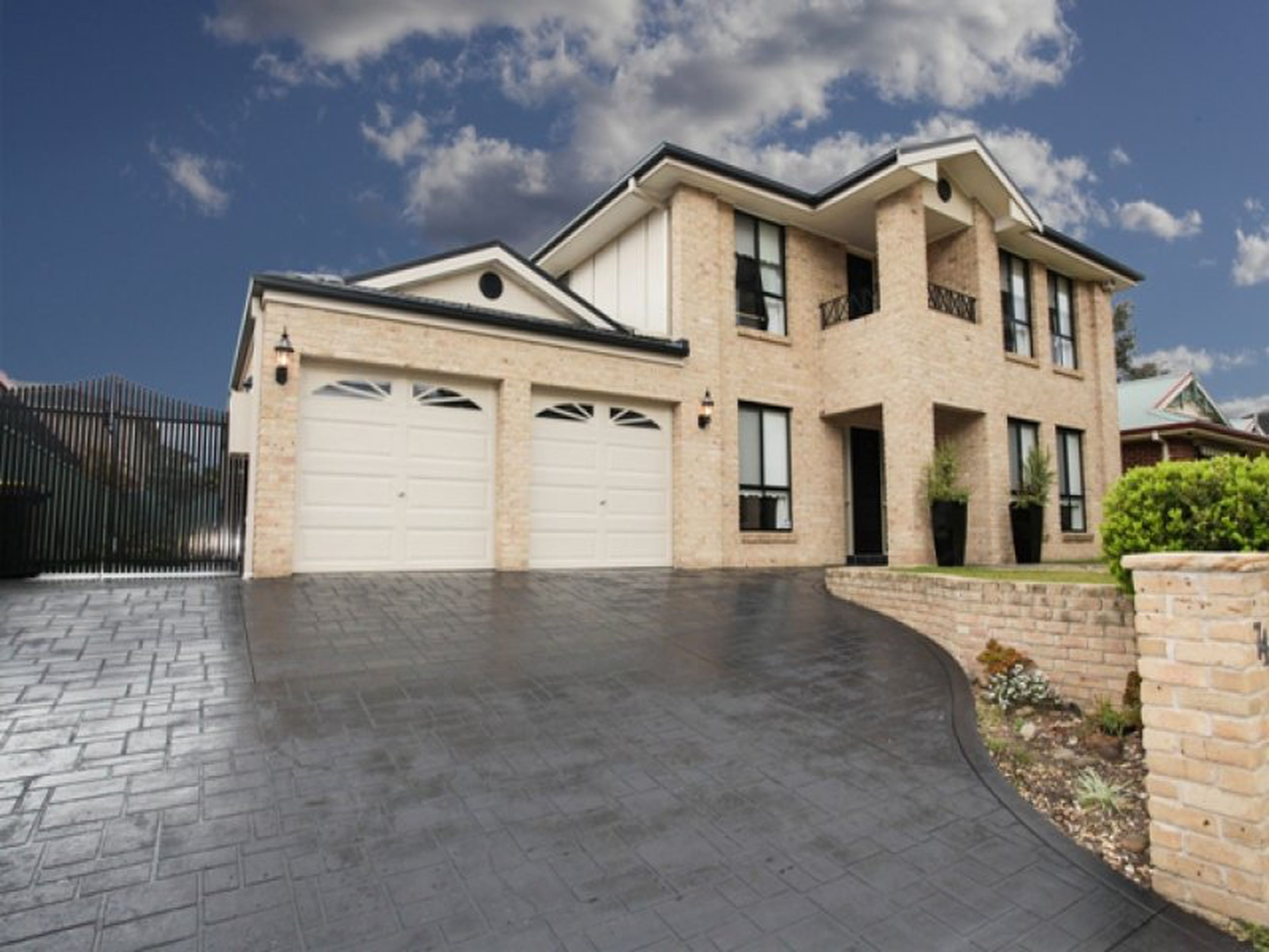 74 Glengarry Drive, GLENMORE PARK