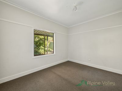 22 Lakeside Avenue, Mount Beauty