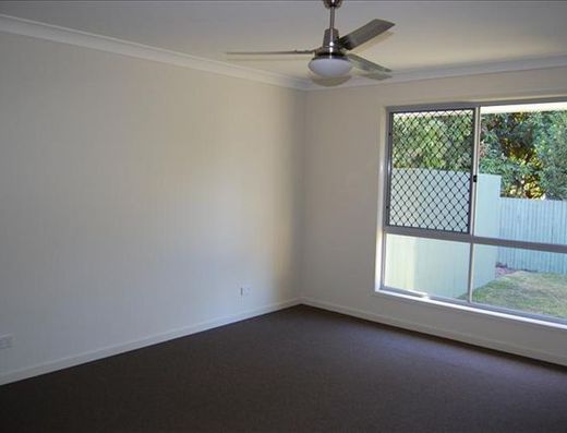 Delightful home in Noosaville image 8