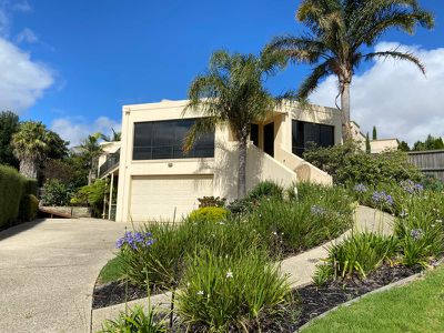 8 Bent Road, Wandana Heights