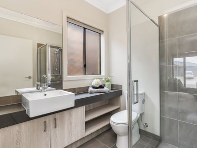 17 Chevrolet Road, Cranbourne East