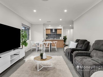 102 Bloomfield Esplanade, South Maclean