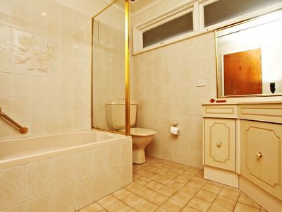 48 Mascot Drive, Eastlakes
