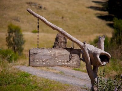 2735 Beechworth Road, Leneva