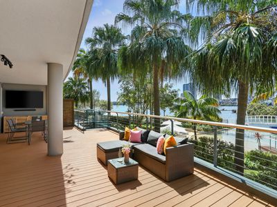 1 / 27 Bennelong Parkway, Wentworth Point